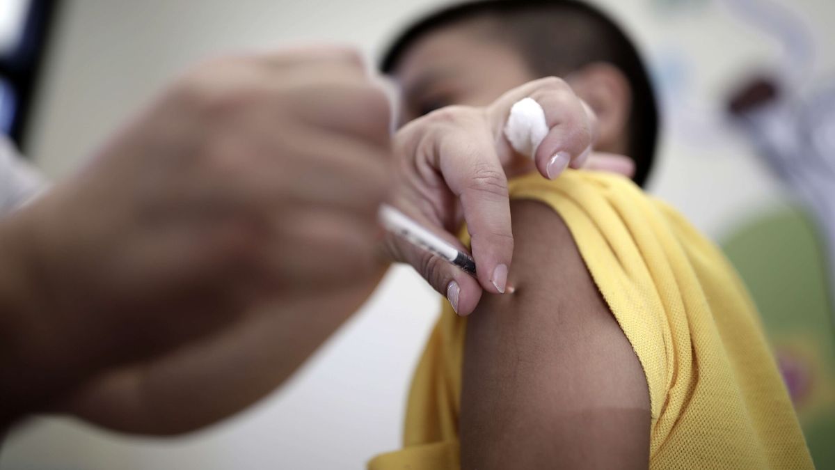 Una jueza permite a una madre no vacunar a su hijo debido a "la incertidumbre científica"