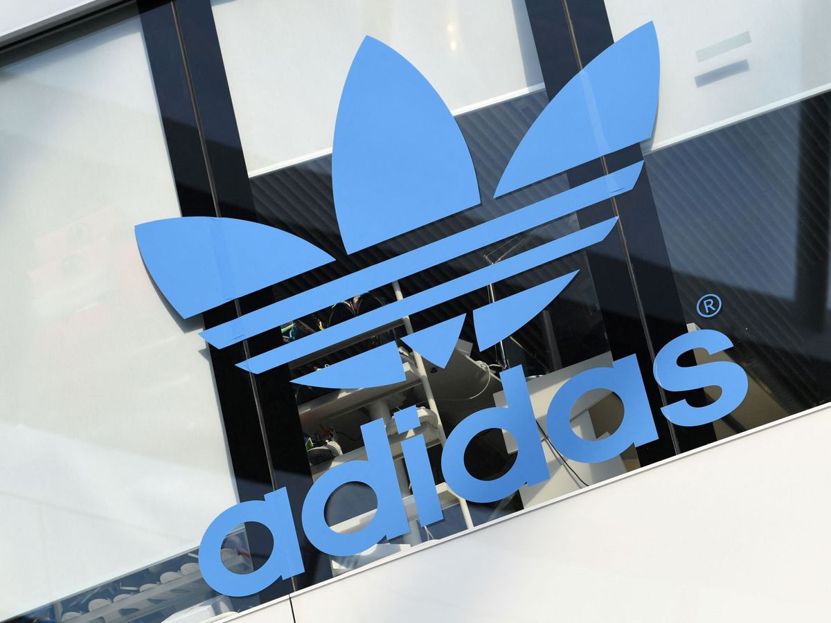 Foto: Logo de Adidas en una tienda en Alemania. (Reuters/ Andreas Gebert)
