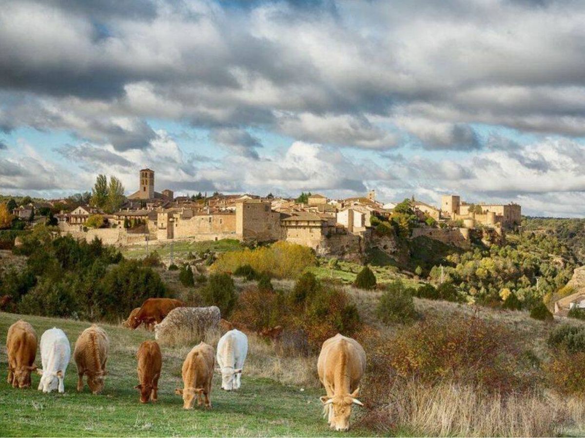 Foto: Ni Carcassonne ni San Gimignano: el pueblo medieval mejor conservado del mundo está en España (IG: @pedrazasegovia)