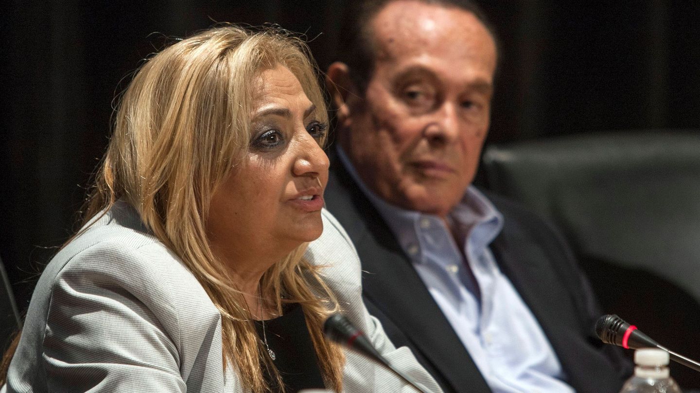 Curro Romero y Dolores Montoya, durante el congreso 'Leyenda Camarón. 25 Años'. (EFE)