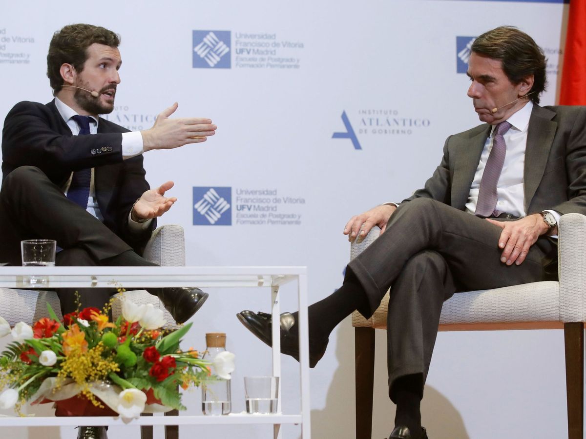 Foto: El presidente del PP, Pablo Casado (i), y el expresidente del Gobierno José María Aznar. (EFE)