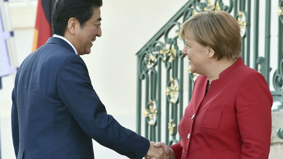 Alemania tiene que pagar por que le presten. Japón cobra
