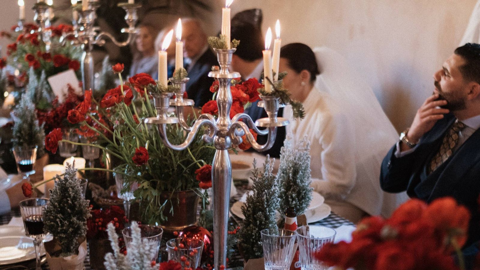 Espectacular y mágico: por qué la decoración de bodas con velas jamás pasa  de moda