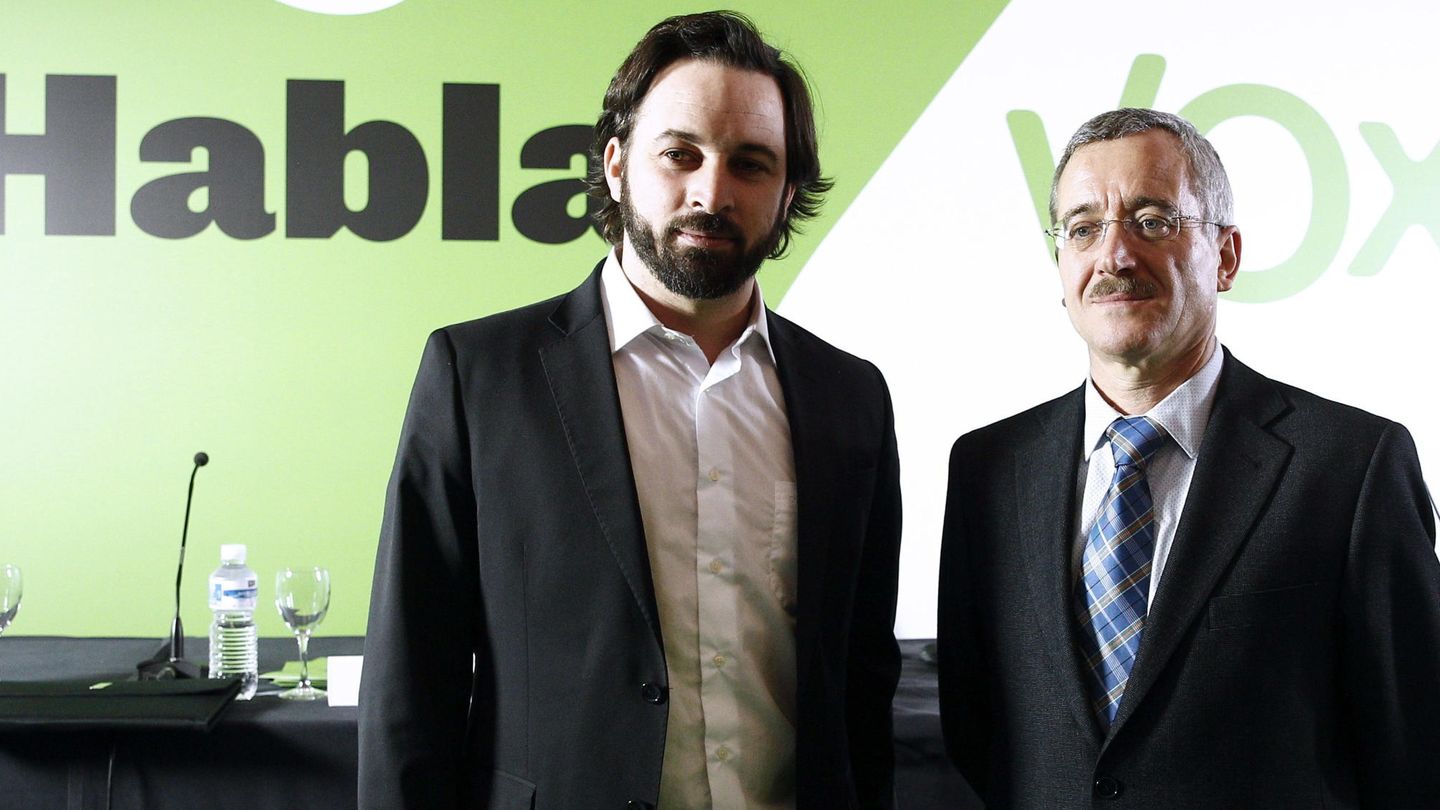 Ortega Lara (d) y Santiago Abascal, durante la presentación de Vox. (EFE)