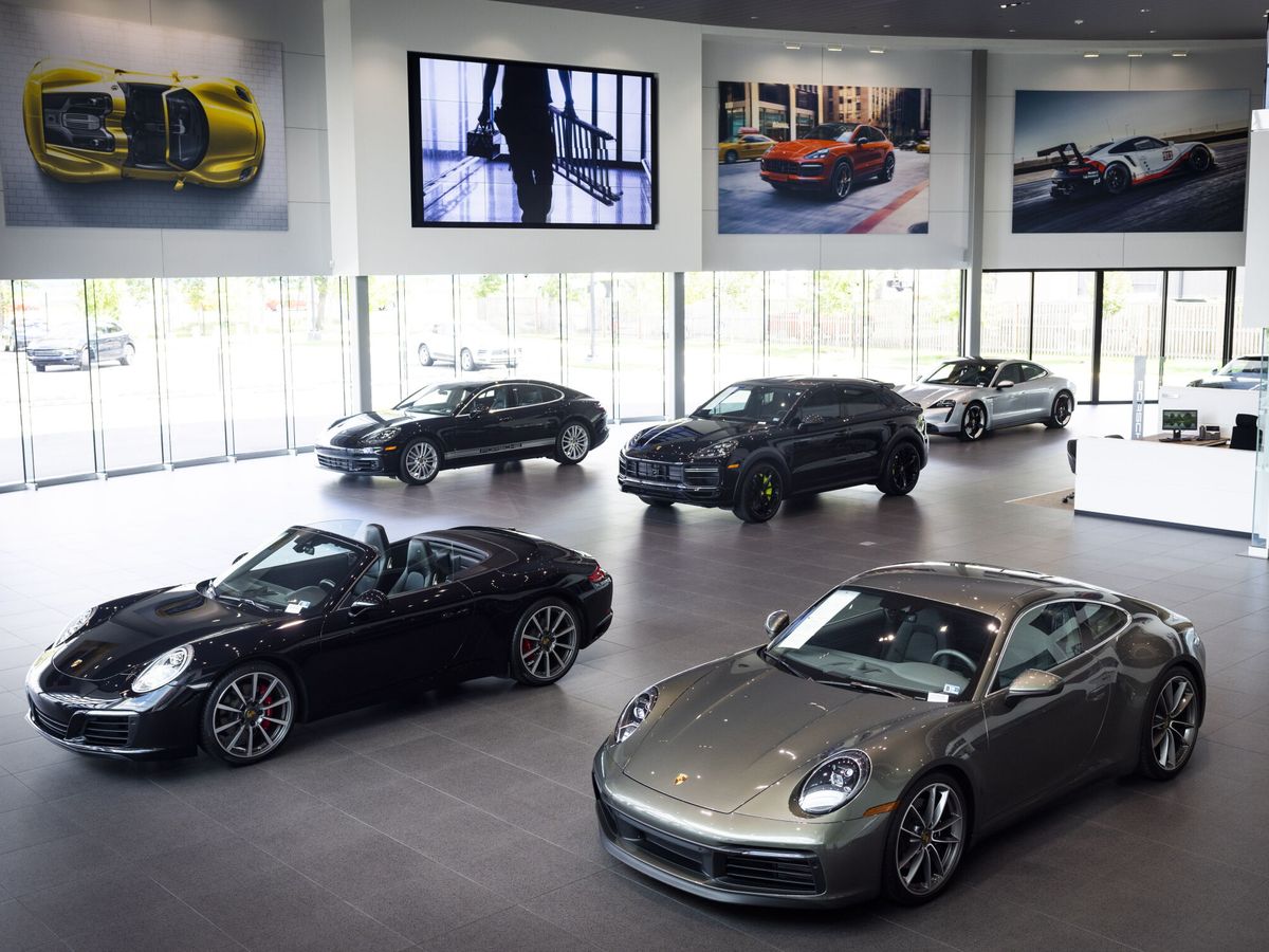 Foto: Distintos prototipos de Porsche. (EFE/Jim Lo Scalzo)
