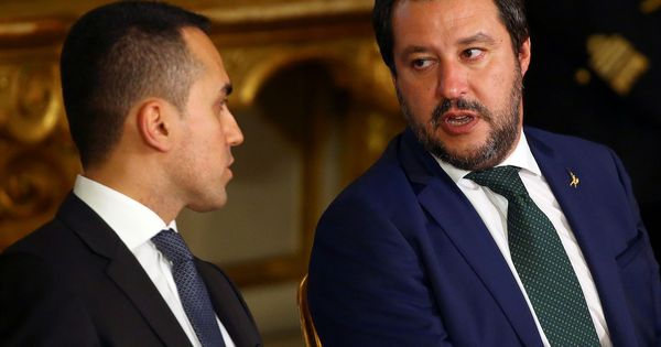 Foto: El ministro de Desarrollo Económico, Luigi Di Maio, y el ministro del Interior, Matteo Salvino, el 1 de junio de 2018. (Reuters)