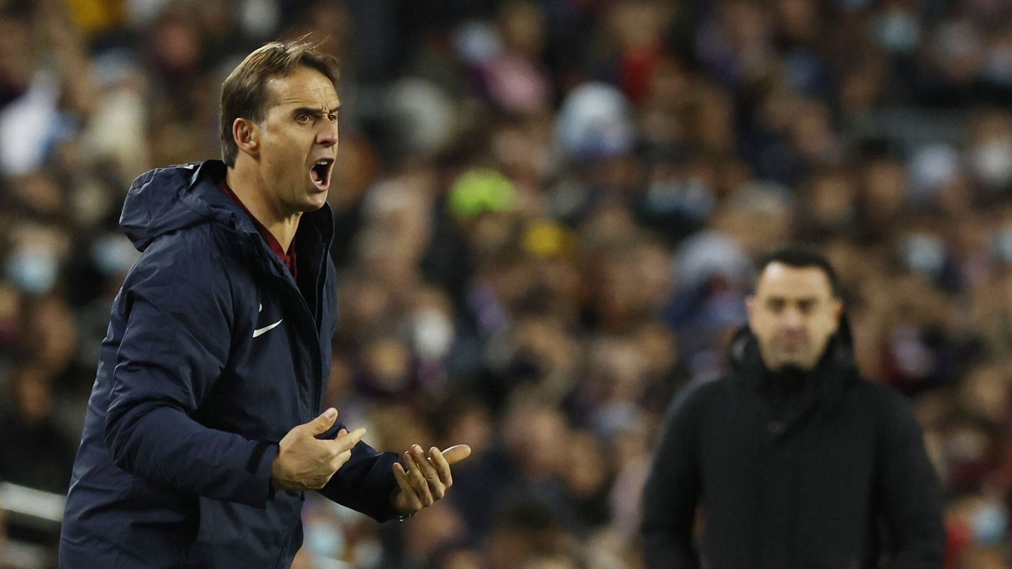 El técnico vasco, enfadado en el Camp Nou. (Reuters/Albert Gea)
