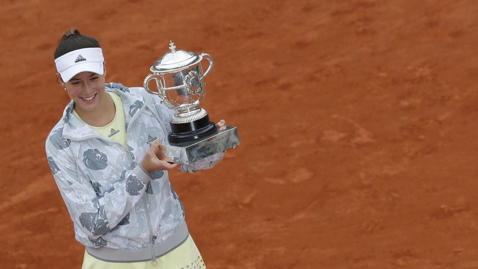 Foto: Garbiñe Muguruza levantó su primer Grand Slam en París (Gonzalo Fuentes/Reuters)