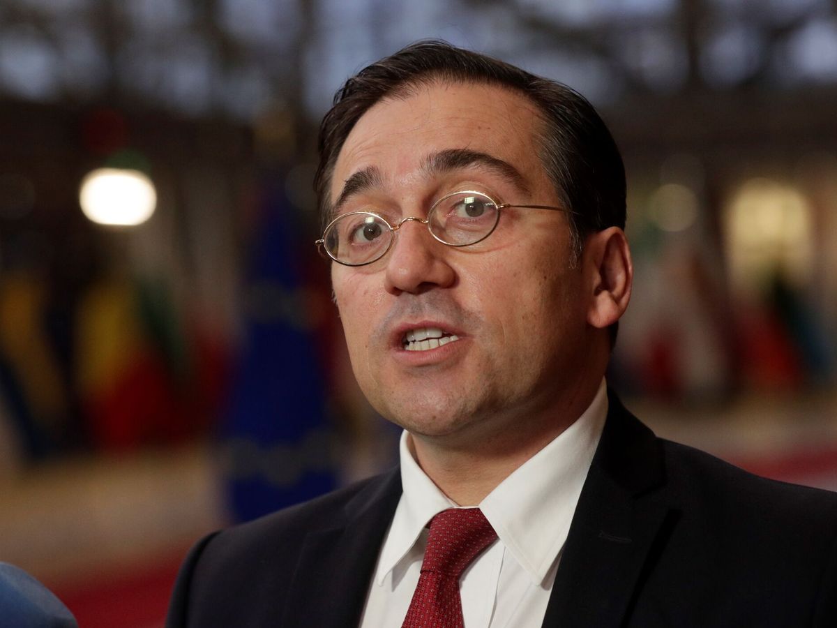 Foto: El ministro de Exteriores español, Jose Manuel Albares, en el Consejo Europeo de Ministros (EFE/Olivier Hoslet)