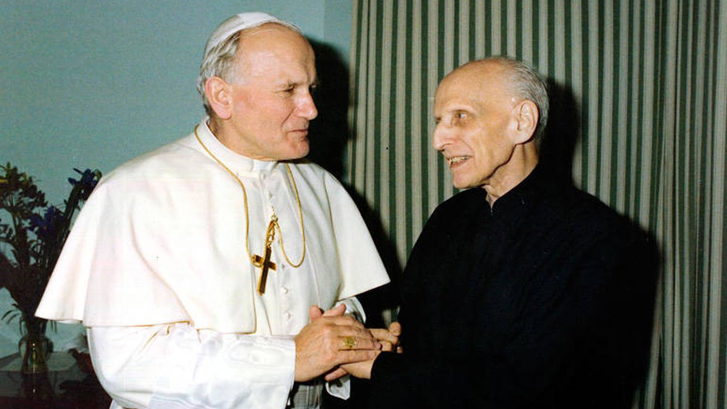 El papa Juan Pablo II, con el general de la Compañía de Jesús, Pedro Arrupe