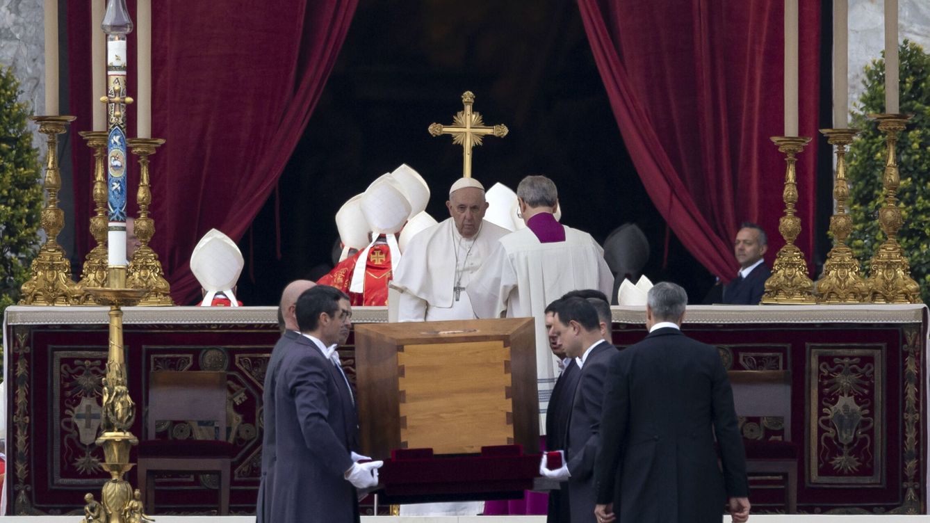 Foto: Benedicto XVI: última hora de su funeral en directo (EFE/EPA/MASSIMO PERCOSSI)