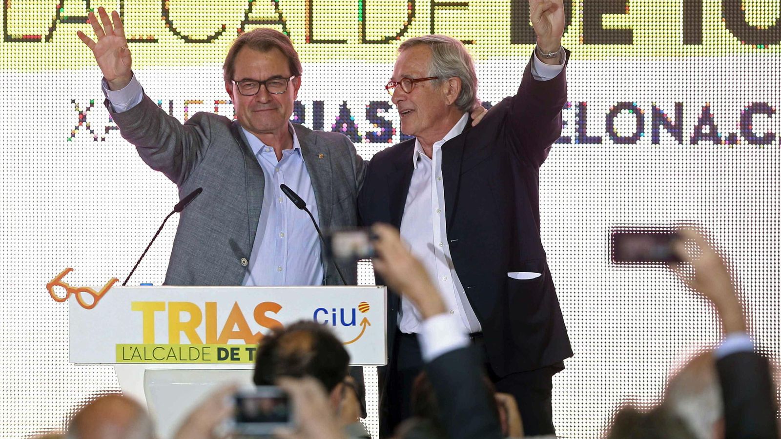 Foto: Artur Mas y Xavier Trias en acto cierre campaña de CiU. (EFE)