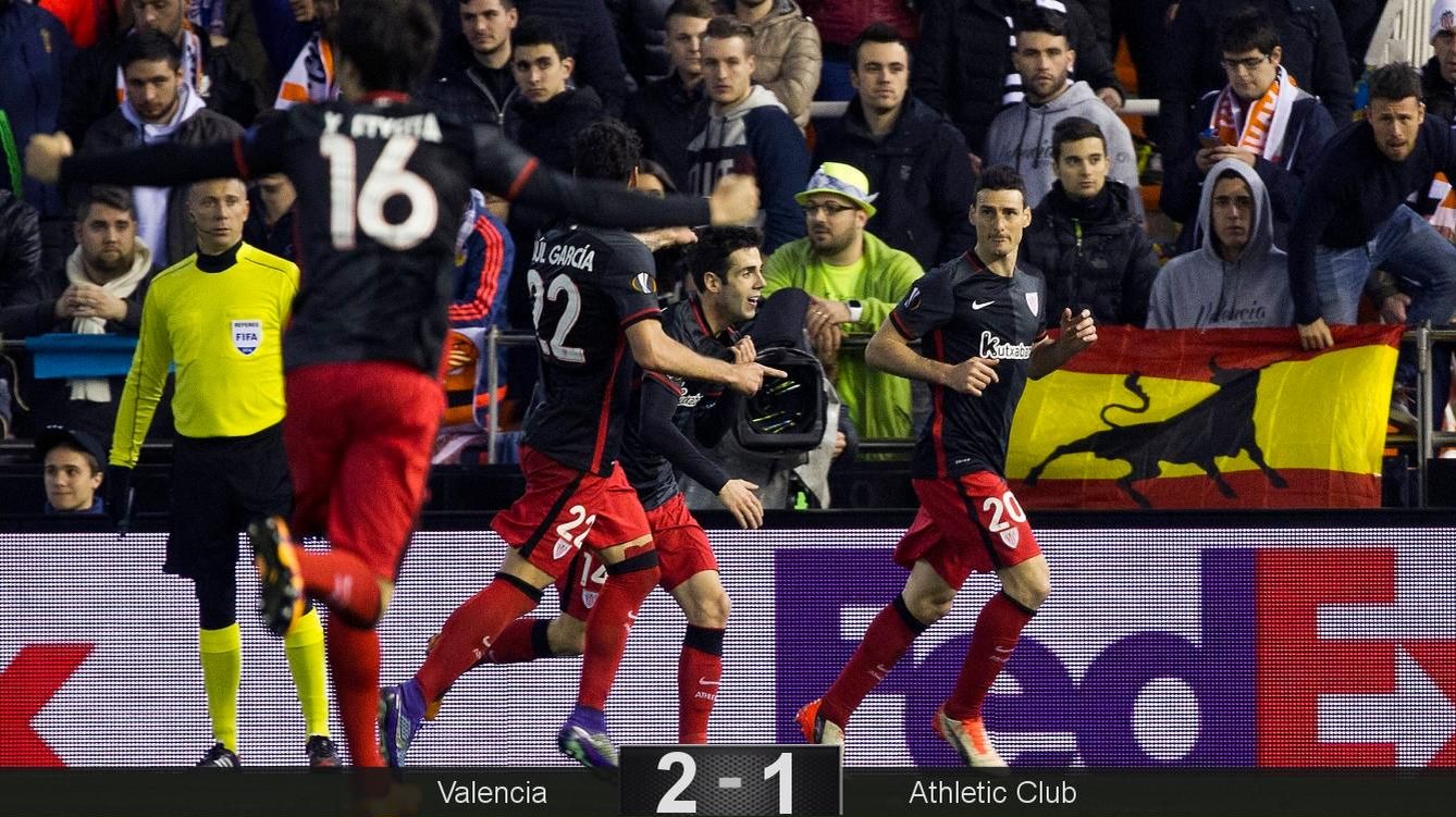 Foto: Aduriz celebra el gol que les da el pase (EFE).