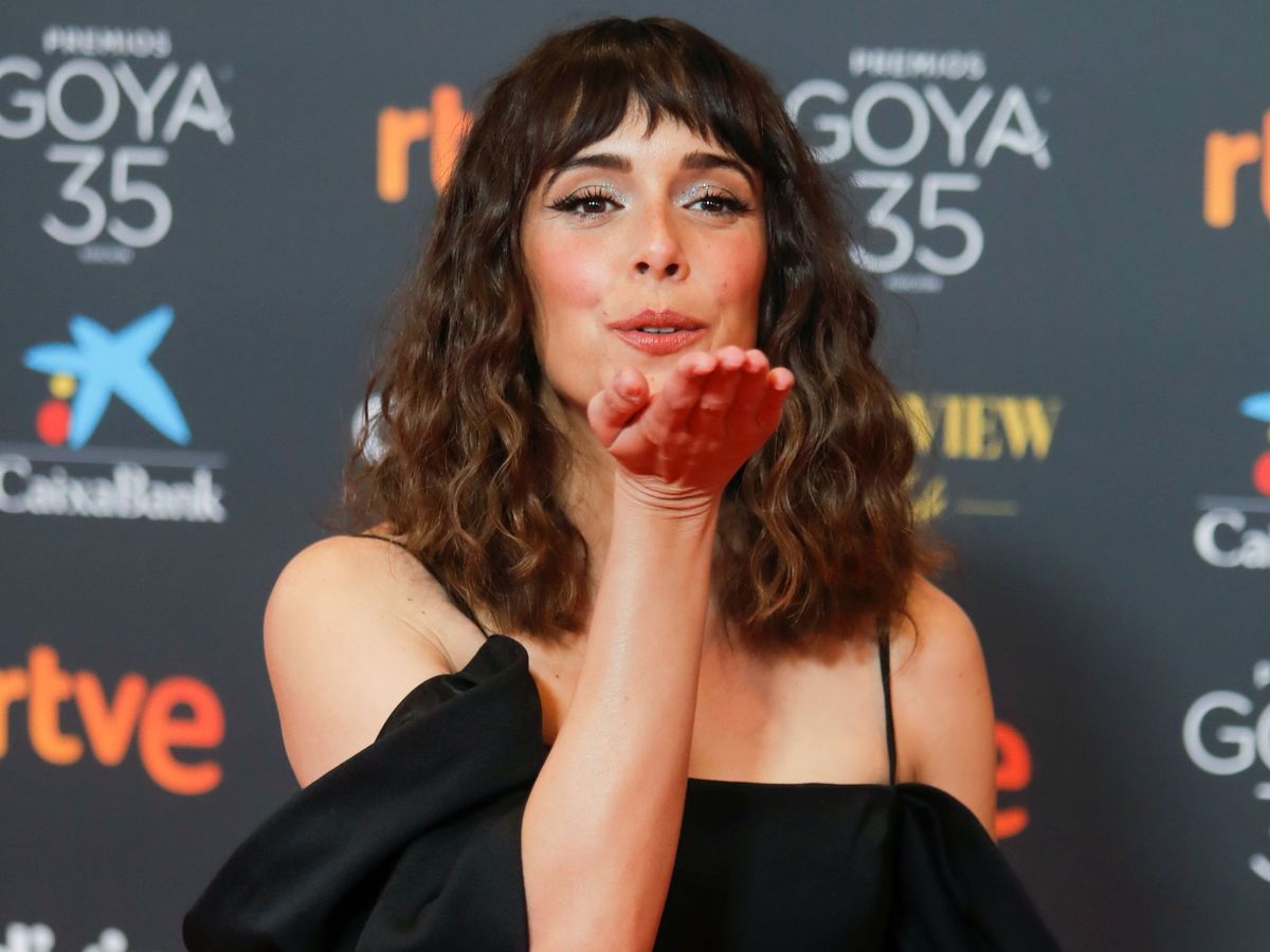 Foto: Belén Cuesta, en la alfombra roja de los Premios Goya 2021. (Reuters)