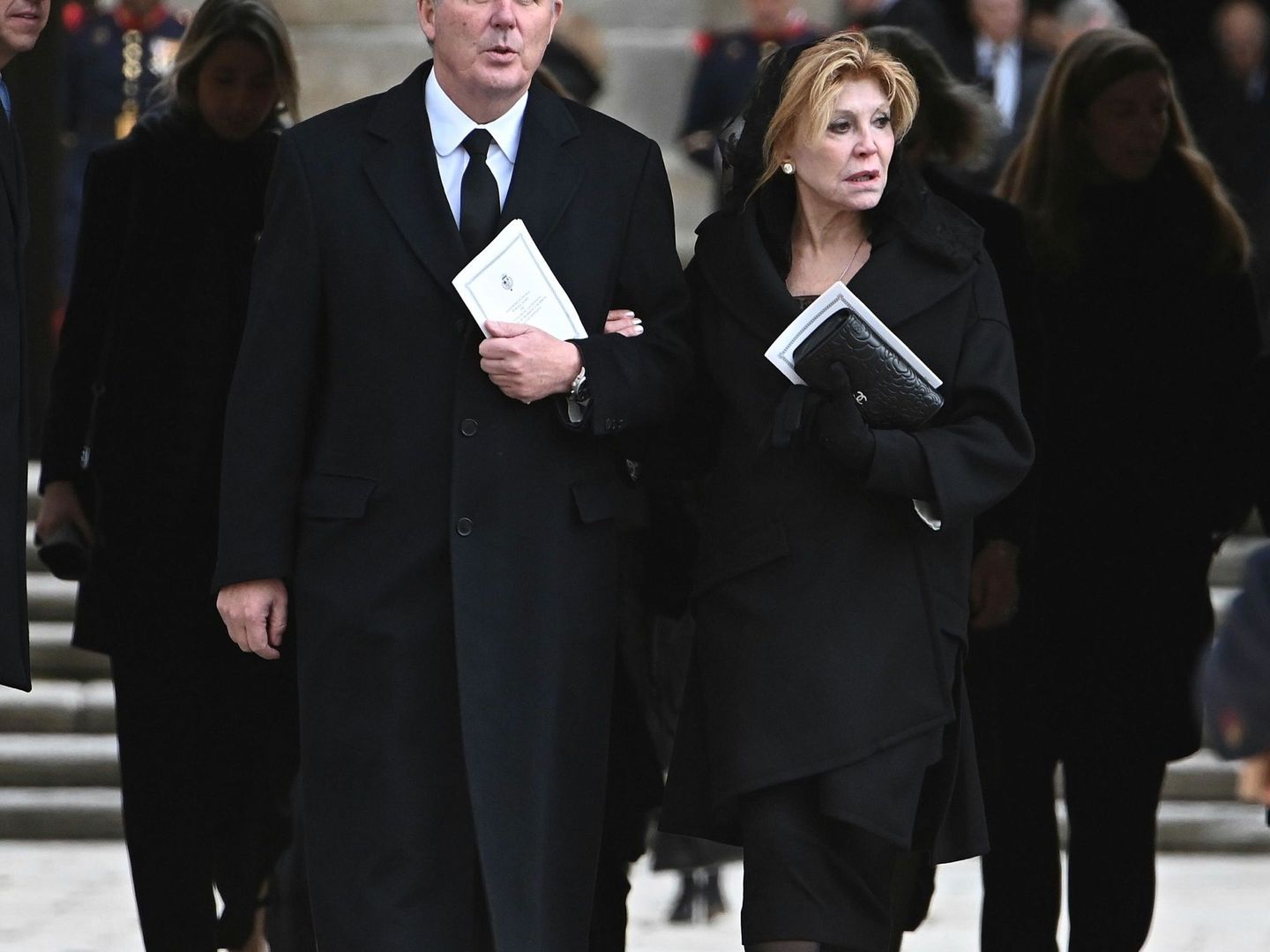 Michavila y la baronesa Thyssen, en el funeral de Pilar de Borbón. (EFE)