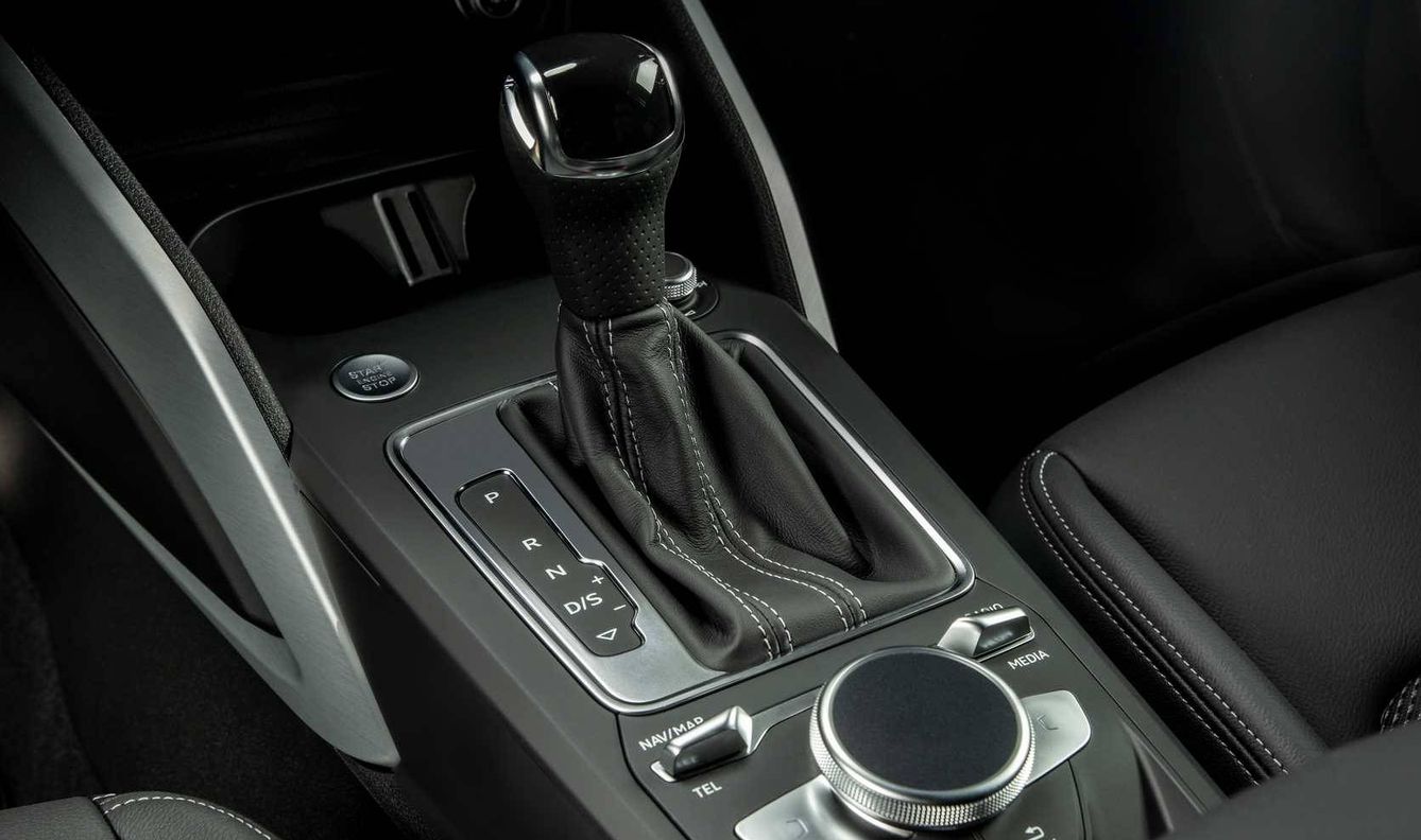El Audi SQ2 se ofrece con cambio manual de seis marchas o con el automático de doble embrague de 7 marchas, S Tronic. 