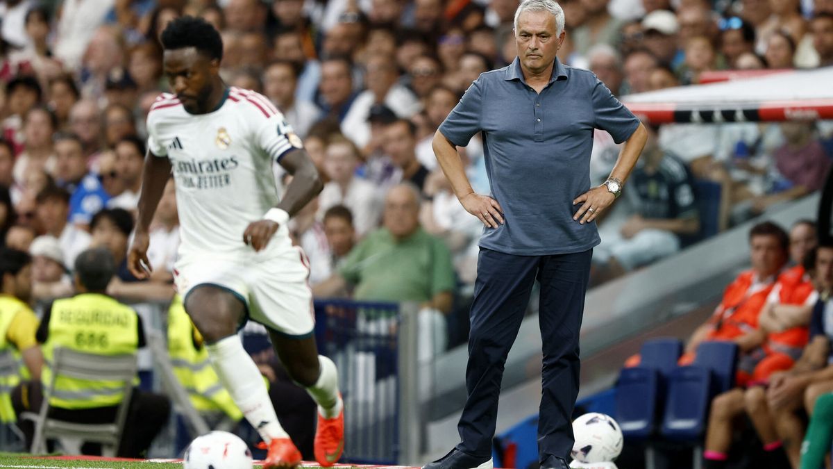 Mourinho: "Vinícius no está a tope y él lo sabe, pero está trabajando más que nunca"