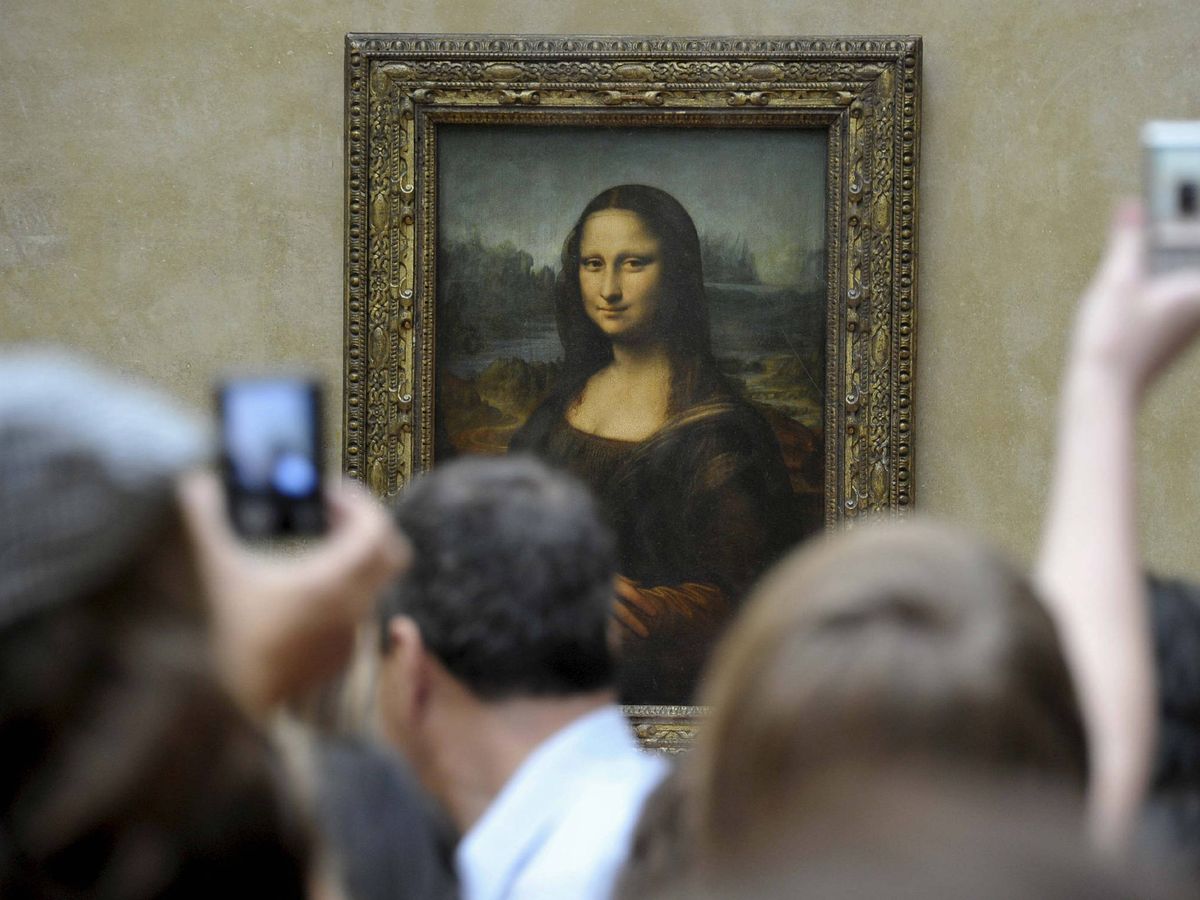 Foto: La Mona Lisa, una de las obras de arte más visitadas del Museo del Louvre en París, en 2011 (EFE)