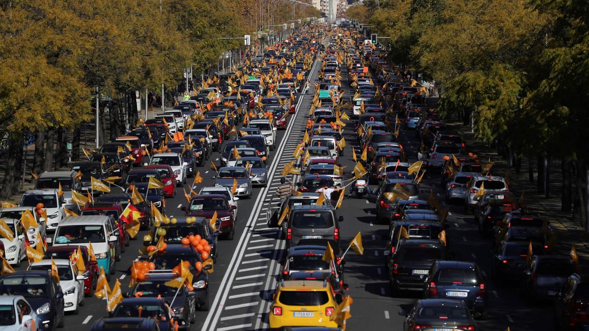 La manifestación en coche contra la ley Celaá llena las calles de más de 50 ciudades 