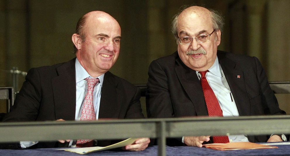 El ministro de Economía, Luis de Guindos, y el conseller de Economía, Mas-Colell