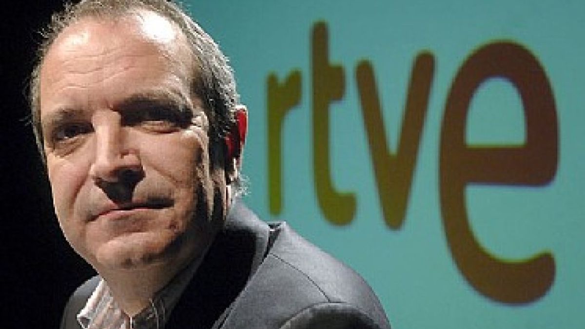 'Adiós presidente, adiós': De la Vega intenta forzar la salida de Luis Fernández de RTVE