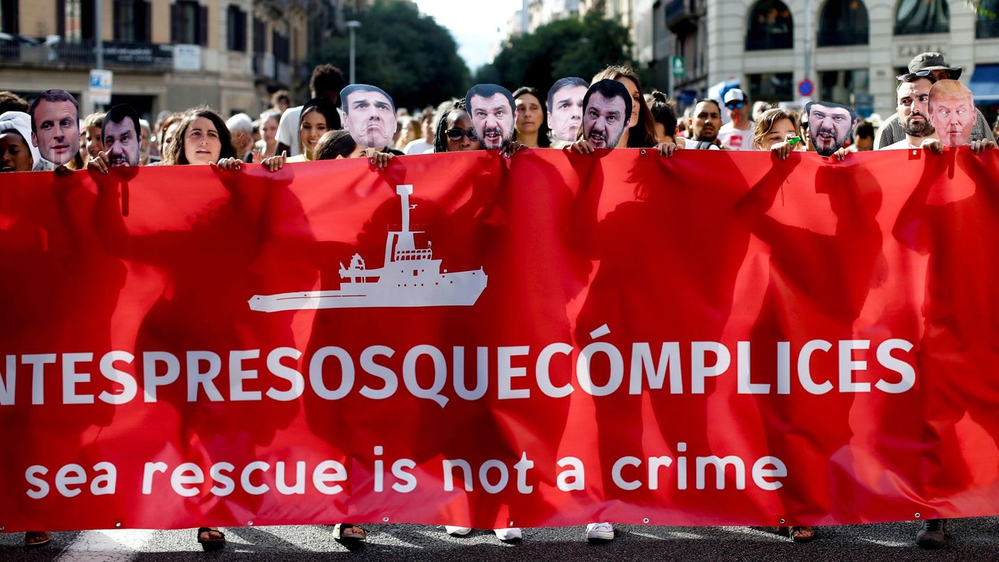 Manifestación convocada por Open Arms en julio de 2019 contra la criminalización de las oenegés en el Mediterráneo. (EFE)