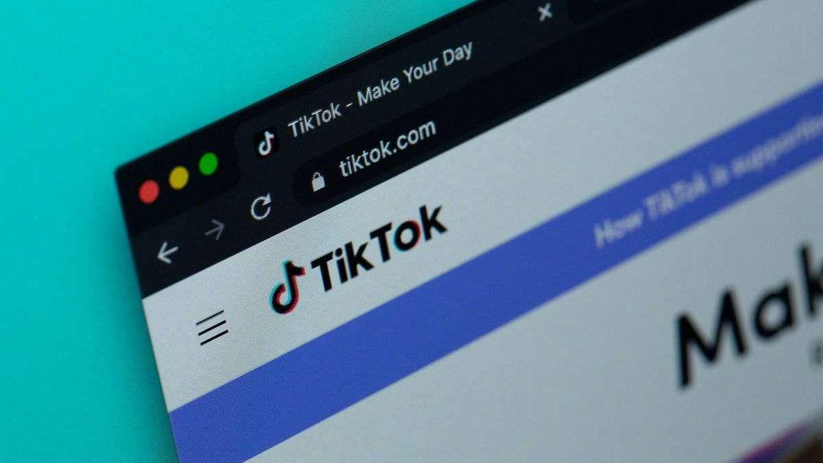 Cómo ver y escuchar vídeos de TikTok y YouTube mientras navegas en paralelo con Google Chrome