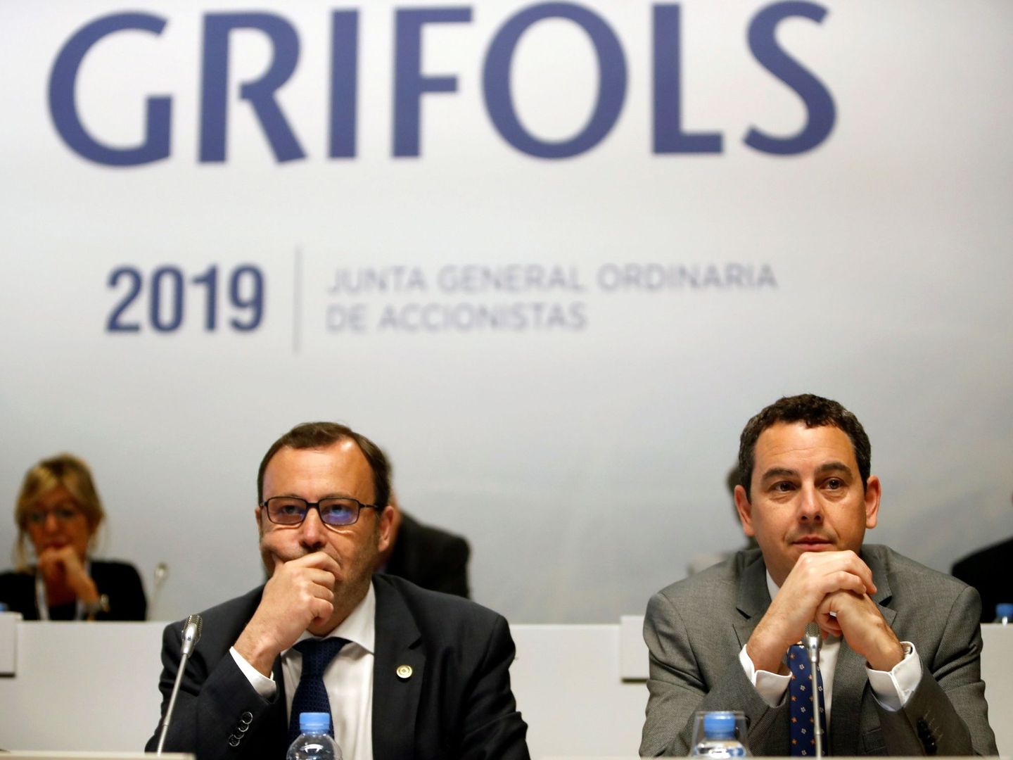 Los consejeros delegados de Grifols, Raimon (i) y Víctor Grifols.