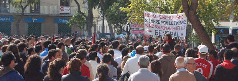 Foto: Estalla la huelga general… en un pueblo de Sevilla