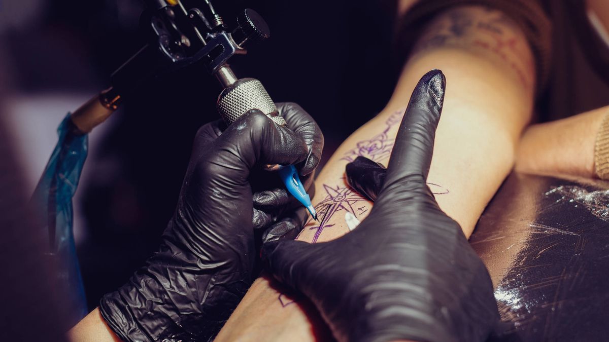 La historia de tatuaje "más tonto" de toda la pandemia que se ha hecho viral en TikTok