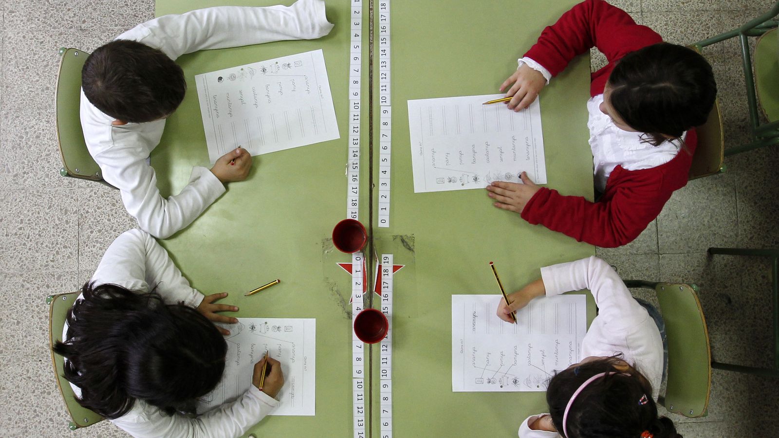 Foto: Niños de un colegio en Barcelona, en una imagen de archivo. (Reuters)