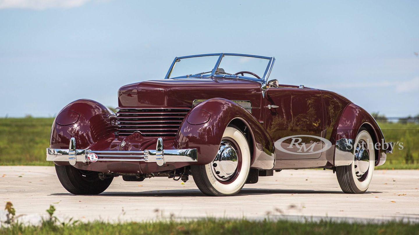 Cord 812 Supercharged Cabriolet de 1937 (Sotheby's)