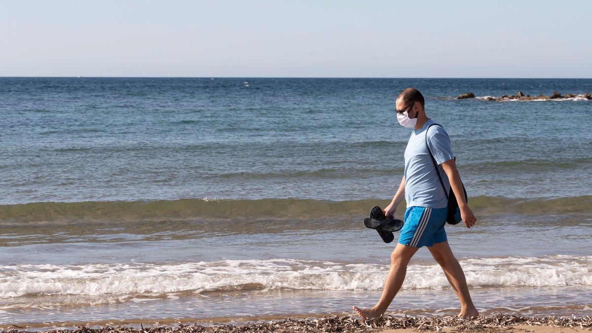 El Gobierno amplía el aforo de las playas: cada bañista deberá ocupar 4 metros cuadrados