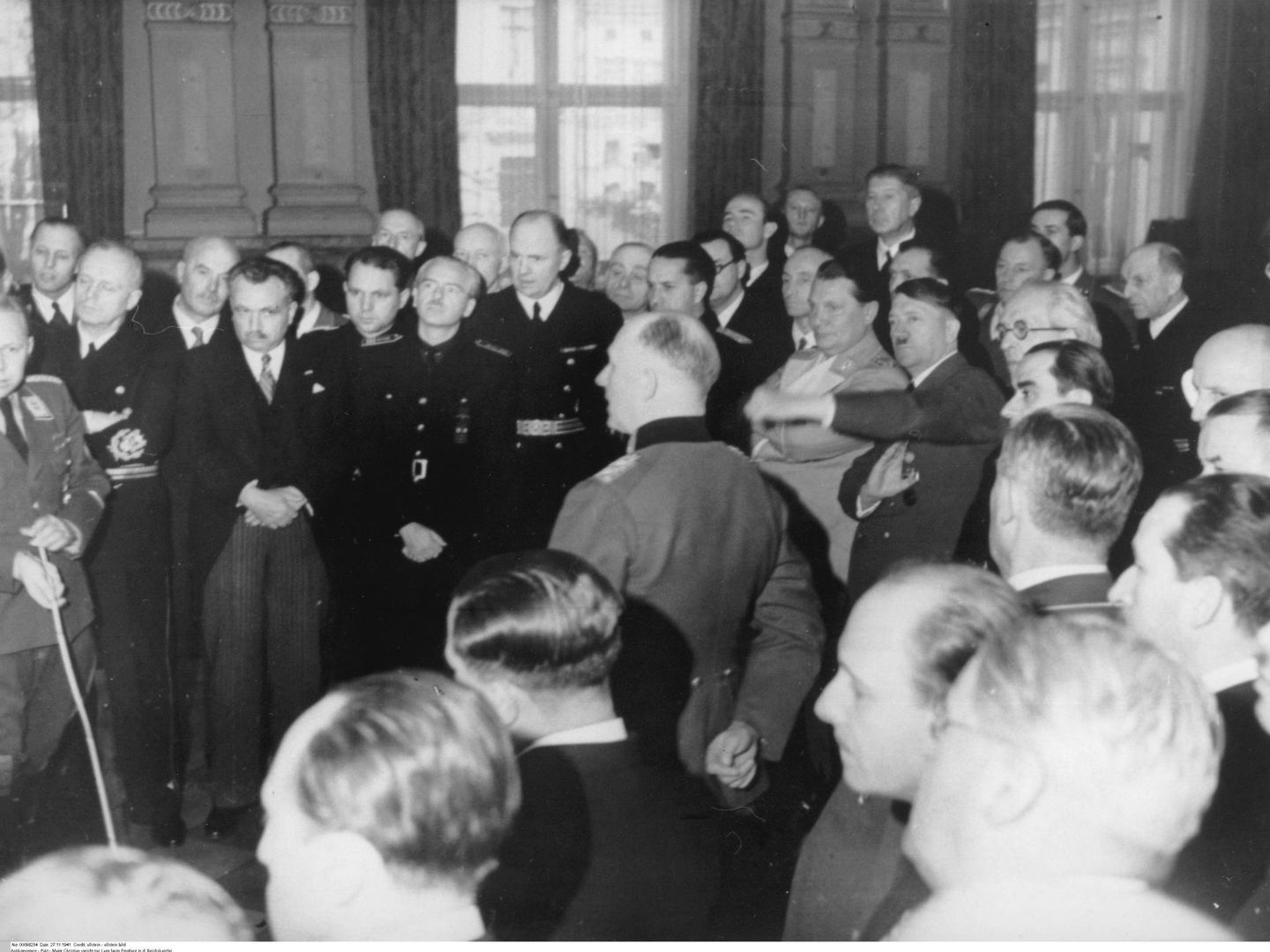 Reunión en Berlín, con Von Ribbentrop, Serrano Súñer y Hitler. (Cordon Press)