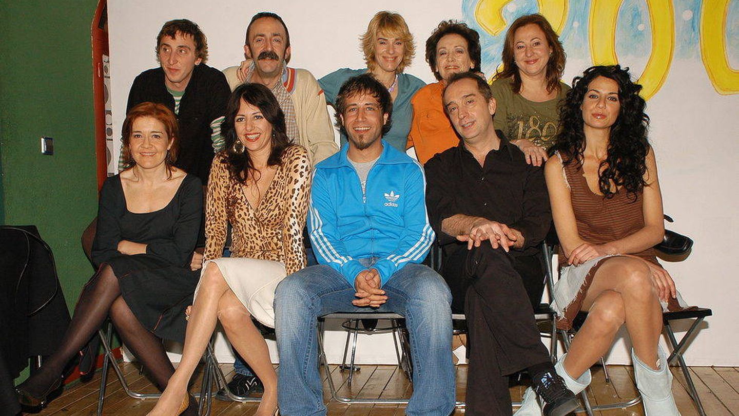 El elenco de las últimas temporadas de '7 vidas'. (Telecinco)