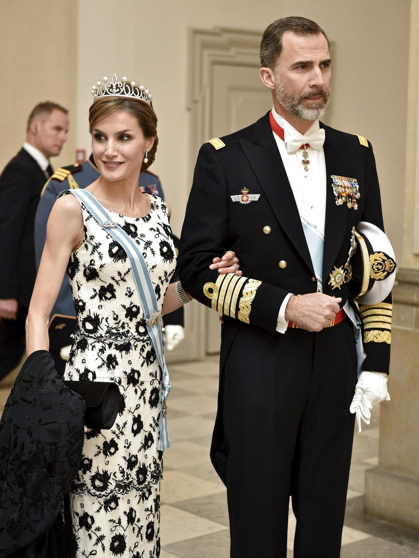 Los Reyes, en el 50º cumpleaños de Margarita de Dinamarca. (Reuters)