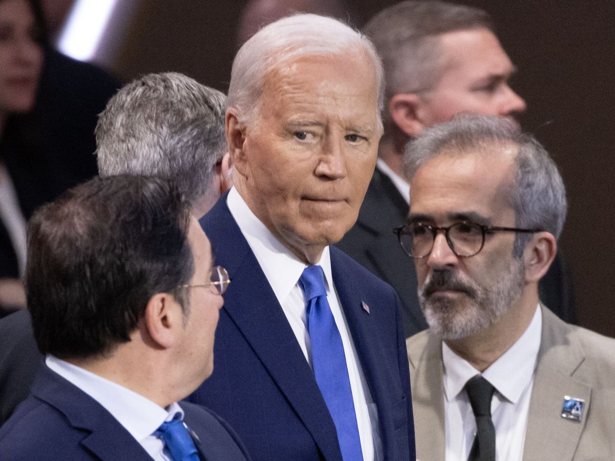 Albares destaca la "altura de miras" de Joe Biden ante una decisión "valiente y digna"