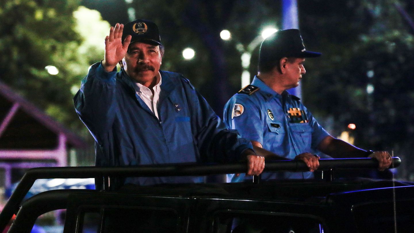 El presidente de Nicaragua, Daniel Ortega (izq.). (EFE)