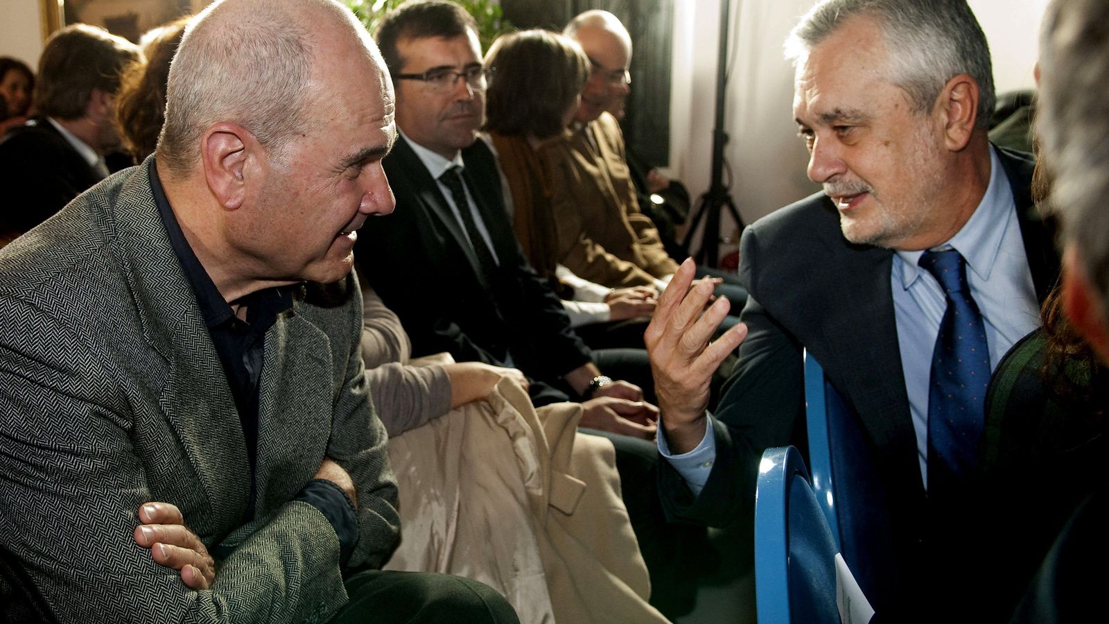 Foto: José Antonio Griñán y Manuel Chaves, en un acto en Carmona, Sevilla, en enero de 2013. (EFE)