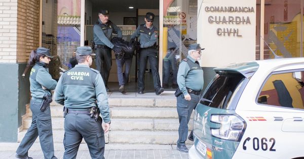 Foto: La Guardia Civil traslada a Bernardo Montoya, presunto asesino de Laura Luelmo. (EFE)