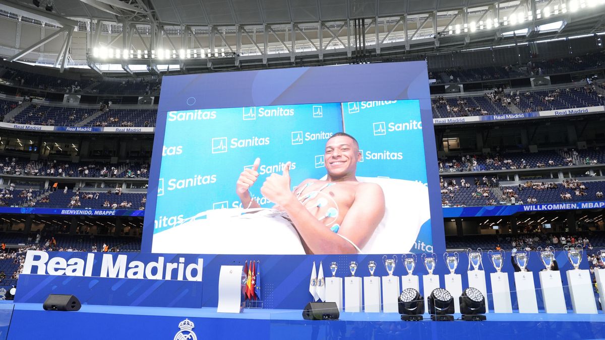 Presentación Mbappé por el Real Madrid desde el Santiago Bernabéu, última hora de Florentino Pérez en directo

