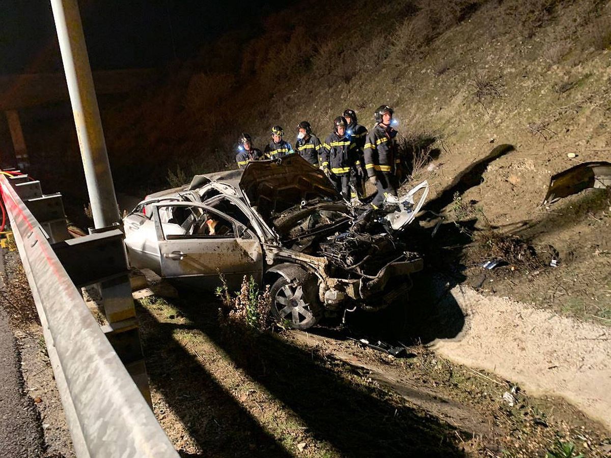 Foto: Mueren tres jóvenes y otro resulta herido grave en un accidente en la M-50. (Emergencias Madrid)