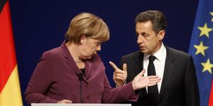 Las exigencias del eje Merkel-Sarkozy anticipan una década perdida para la economía española
