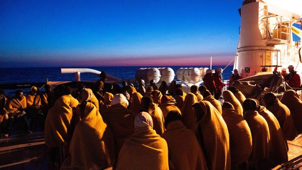 Más de 800 migrantes llegan a Lampedusa (Italia), en una nueva ola de desembarcos