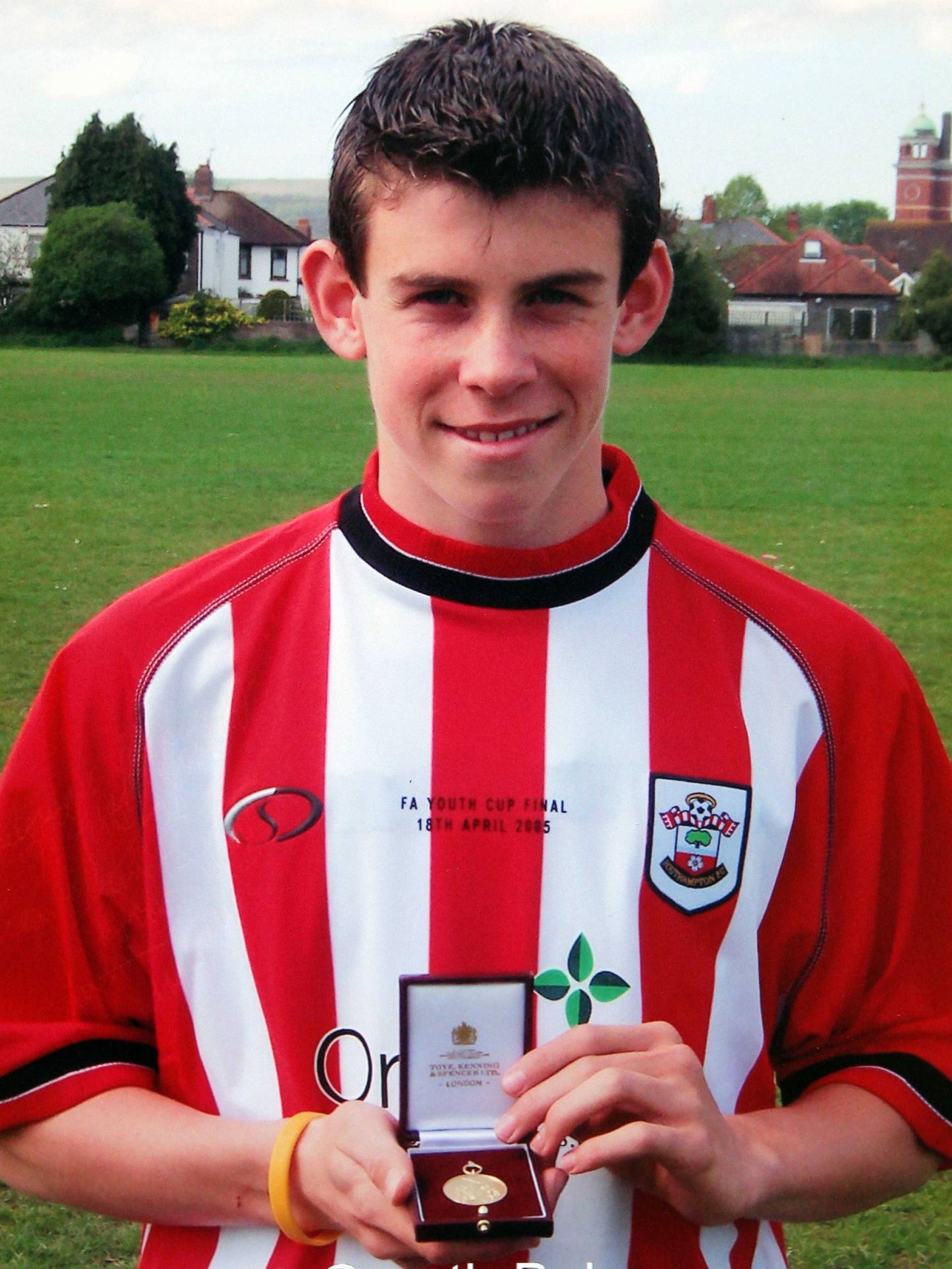 Bale, a los 16, con la camiseta del Southampton.
