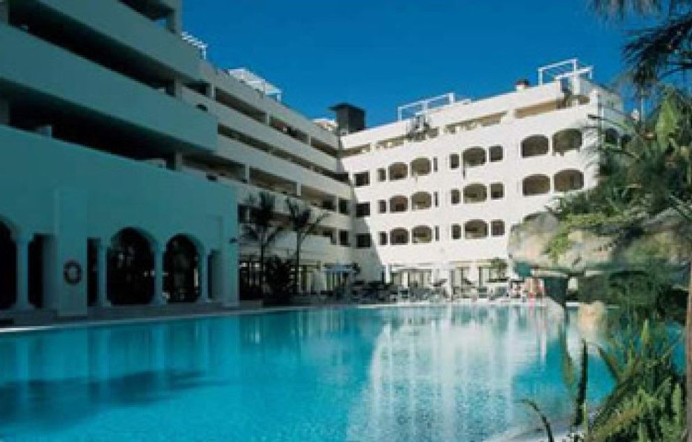 Foto: Aifos continúa vendiendo ‘suites’ del Hotel Guadalpín, a pesar de no tener licencia de actividad