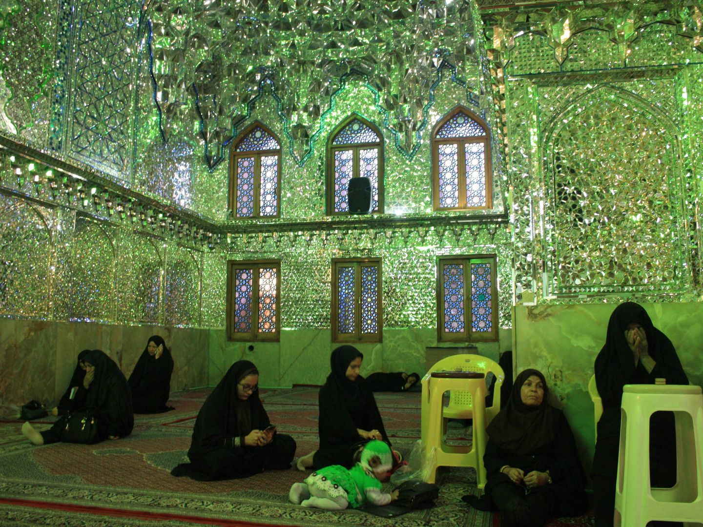 Interior de la mezquita Shah Cheragh (Shiraz).