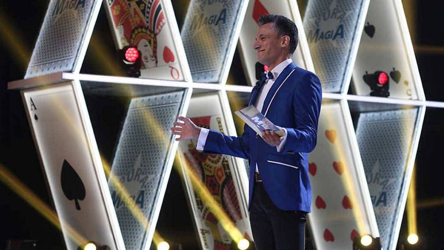 Mag Lari, conductor del talent show 'Pura magia'. (RTVE)