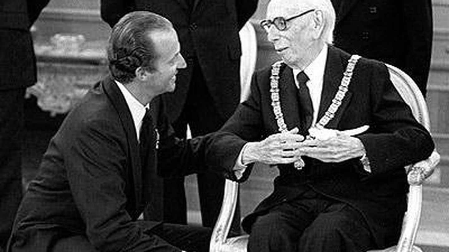José María Pemán con el rey Juan Carlos ya jefe del Estado