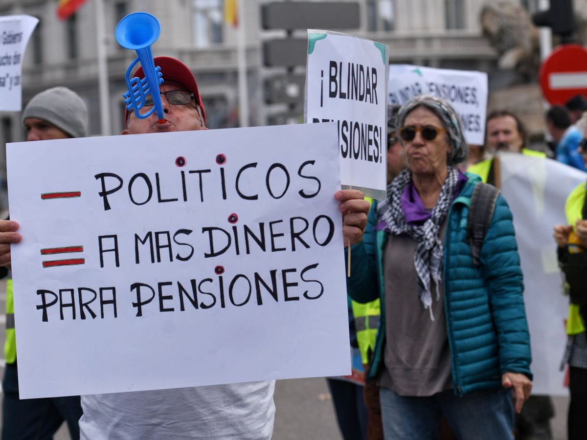 Foto: Una concentración de pensionistas en Madrid. (Europa Press/Fernando Sánchez)